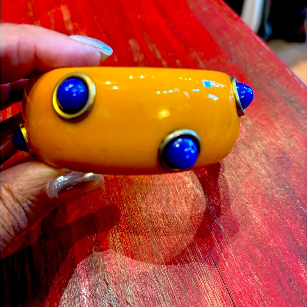 Vintage Bakelite bangle